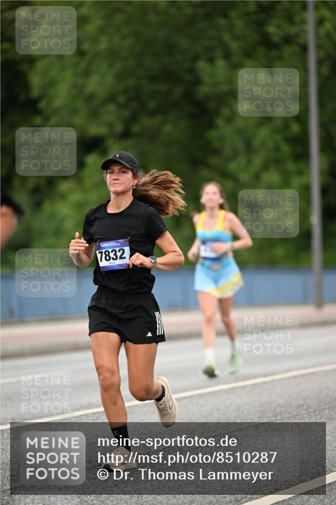 29.06.2025 - hella hamburg halbmarathon Dr. Thomas Lammeyer http://msf.ph/oto/8510287 29.06.2025 10:33:29 Kennedybrücke 1518, 1557, 1694, 2010, 2699, 3179, 3311, 3445, 3717, 4349, 4362, 4373, 4395, 4700, 5167, 5249, 5250, 6285, 6632, 7832, 8560, 9714, 10068, 10198, 11249, 11269, 11376 meine-sportfotos.de