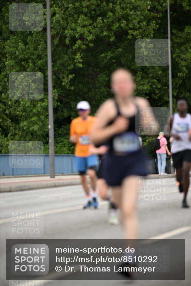 29.06.2025 - hella hamburg halbmarathon Dr. Thomas Lammeyer http://msf.ph/oto/8510292 29.06.2025 10:33:29 Kennedybrücke 1518, 1557, 1694, 2010, 2699, 3179, 3311, 3445, 3717, 4349, 4362, 4373, 4395, 4700, 5167, 5249, 5250, 6285, 6632, 7832, 8560, 9714, 10068, 10198, 11249, 11269, 11376 meine-sportfotos.de