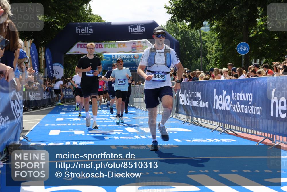 29.06.2025 - hella hamburg halbmarathon Strokosch-Dieckow http://msf.ph/oto/8510313 29.06.2025 11:42:19 Ziel 1108, 2067, 4798, 5975, 6029, 6184, 6229, 8007, 8435, 10205, 11059, 13899, 14202, 16239, 17115, 17313, 17458, 18233, 18506 meine-sportfotos.de