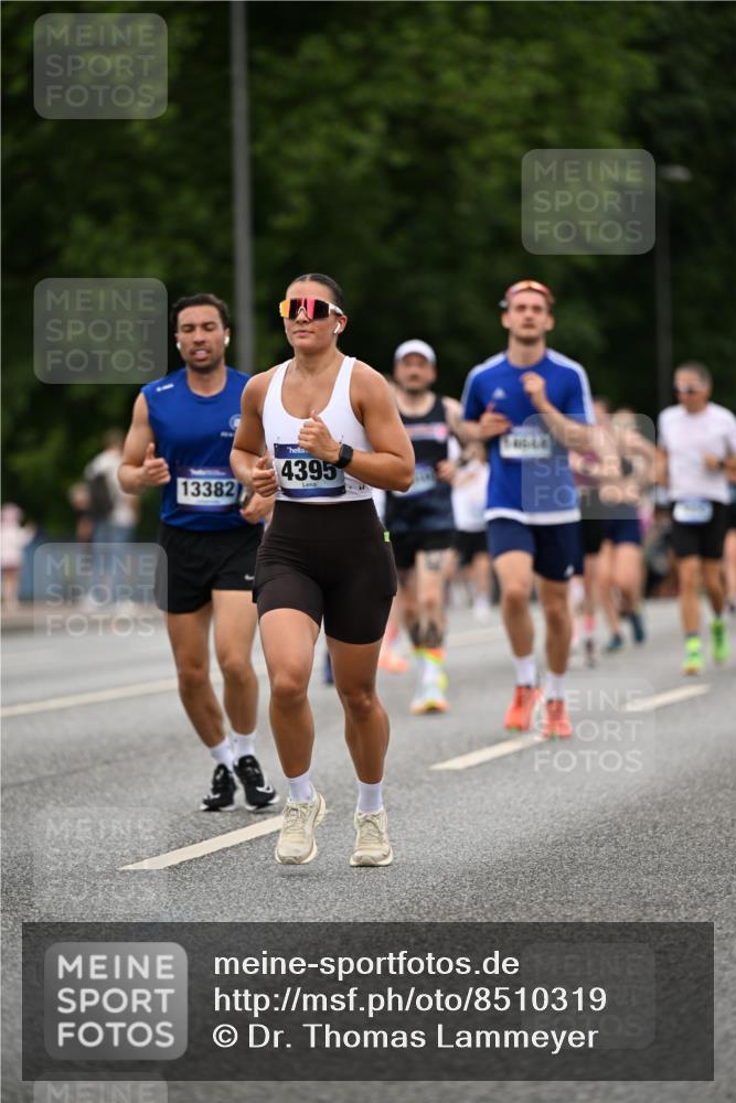 29.06.2025 - hella hamburg halbmarathon Dr. Thomas Lammeyer http://msf.ph/oto/8510319 29.06.2025 10:33:32 Kennedybrücke 1518, 1557, 1694, 2699, 3179, 3311, 3445, 3717, 4349, 4362, 4373, 4395, 4700, 5167, 5249, 5250, 6285, 6632, 7832, 8560, 9714, 10068, 10198, 11249, 11269, 11376 meine-sportfotos.de