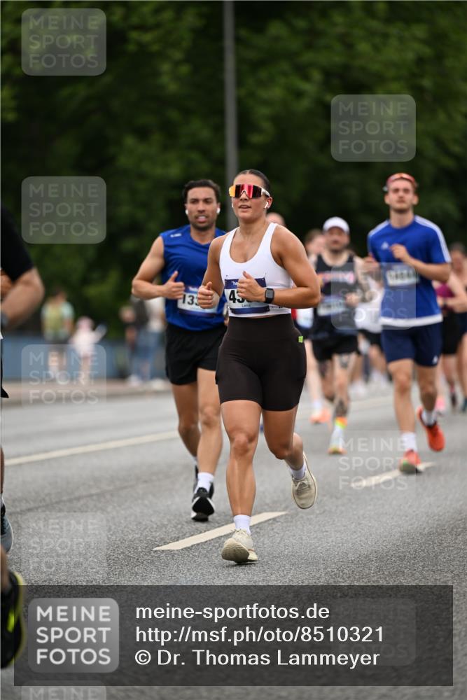 29.06.2025 - hella hamburg halbmarathon Dr. Thomas Lammeyer http://msf.ph/oto/8510321 29.06.2025 10:33:32 Kennedybrücke 1518, 1557, 1694, 2699, 3179, 3311, 3445, 3717, 4349, 4362, 4373, 4395, 4700, 5167, 5249, 5250, 6285, 6632, 7832, 8560, 9714, 10068, 10198, 11249, 11269, 11376 meine-sportfotos.de
