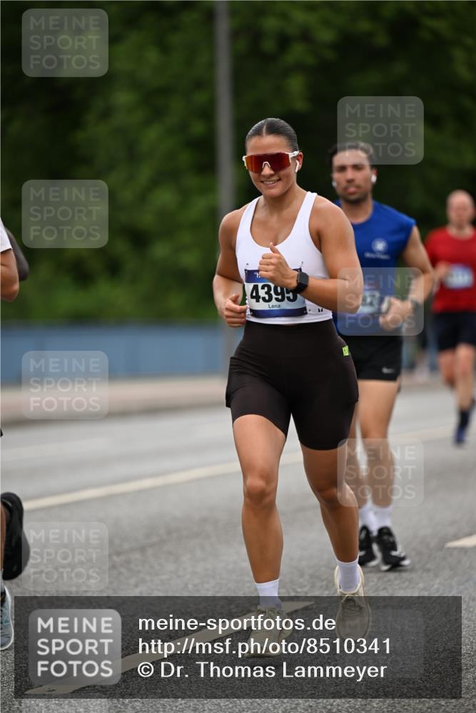 29.06.2025 - hella hamburg halbmarathon Dr. Thomas Lammeyer http://msf.ph/oto/8510341 29.06.2025 10:33:34 Kennedybrücke 1518, 1557, 1694, 2699, 3311, 3445, 3717, 4349, 4362, 4395, 4700, 5063, 5167, 5249, 5250, 6285, 6632, 7832, 8388, 8560, 9714, 10068, 10198, 11269, 11376 meine-sportfotos.de