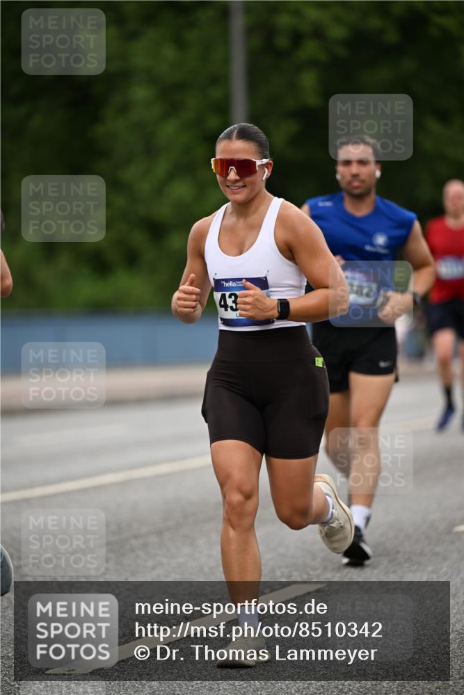 29.06.2025 - hella hamburg halbmarathon Dr. Thomas Lammeyer http://msf.ph/oto/8510342 29.06.2025 10:33:34 Kennedybrücke 1518, 1557, 1694, 2699, 3311, 3445, 3717, 4349, 4362, 4395, 4700, 5063, 5167, 5249, 5250, 6285, 6632, 7832, 8388, 8560, 9714, 10068, 10198, 11269, 11376 meine-sportfotos.de