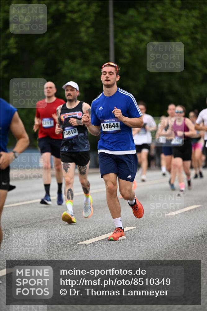 29.06.2025 - hella hamburg halbmarathon Dr. Thomas Lammeyer http://msf.ph/oto/8510349 29.06.2025 10:33:35 Kennedybrücke 1518, 1557, 1694, 1869, 2699, 3311, 3445, 4349, 4362, 4395, 4700, 5063, 5249, 5250, 6285, 7832, 8388, 8560, 9714, 10068, 10198, 11269, 11376 meine-sportfotos.de