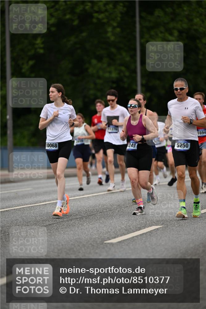 29.06.2025 - hella hamburg halbmarathon Dr. Thomas Lammeyer http://msf.ph/oto/8510377 29.06.2025 10:33:38 Kennedybrücke 1518, 1557, 1694, 1869, 2699, 3311, 4349, 4362, 4395, 4700, 4982, 5063, 5249, 5250, 5322, 6285, 7832, 8388, 8560, 10068, 10162, 11269, 11376 meine-sportfotos.de