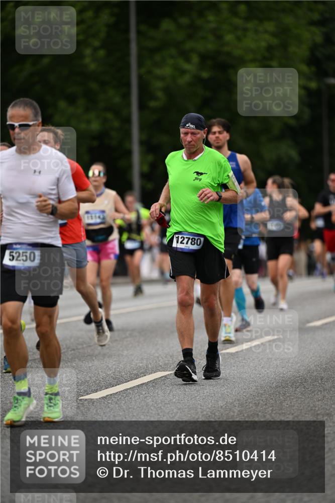 29.06.2025 - hella hamburg halbmarathon Dr. Thomas Lammeyer http://msf.ph/oto/8510414 29.06.2025 10:33:41 Kennedybrücke 1518, 1694, 1869, 2699, 3311, 4362, 4395, 4700, 4982, 5063, 5249, 5250, 5322, 6285, 7832, 8388, 8560, 10068, 10162, 11269, 11376 meine-sportfotos.de
