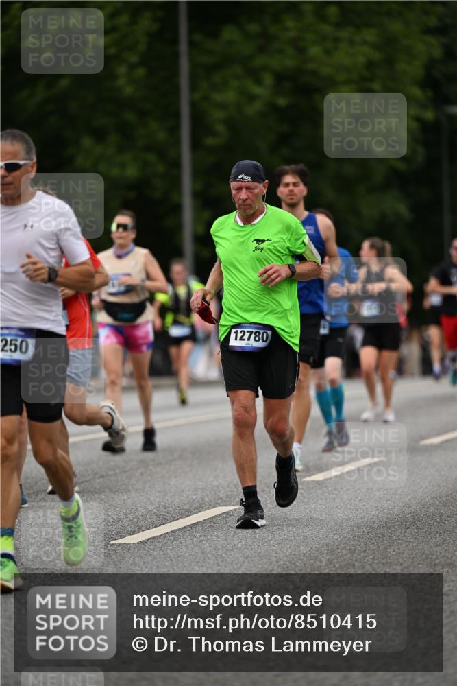29.06.2025 - hella hamburg halbmarathon Dr. Thomas Lammeyer http://msf.ph/oto/8510415 29.06.2025 10:33:41 Kennedybrücke 1518, 1694, 1869, 2699, 3311, 4362, 4395, 4700, 4982, 5063, 5249, 5250, 5322, 6285, 7832, 8388, 8560, 10068, 10162, 11269, 11376 meine-sportfotos.de