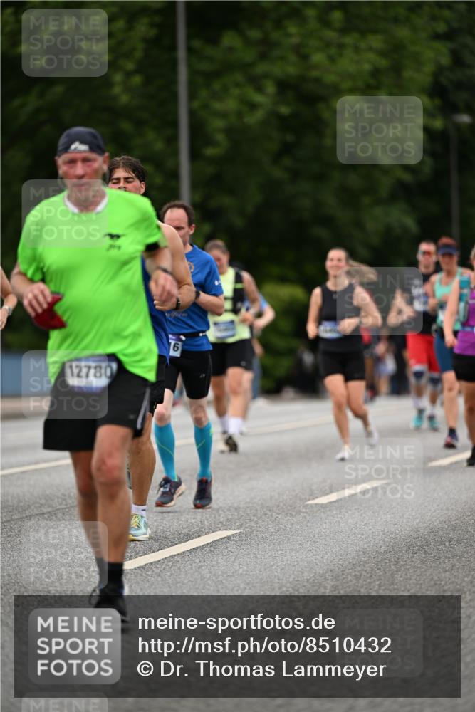 29.06.2025 - hella hamburg halbmarathon Dr. Thomas Lammeyer http://msf.ph/oto/8510432 29.06.2025 10:33:42 Kennedybrücke 1518, 1694, 1869, 2699, 3311, 3613, 4362, 4395, 4700, 4982, 5063, 5249, 5250, 5322, 6285, 7832, 8388, 8560, 10068, 10162, 11269, 11376 meine-sportfotos.de