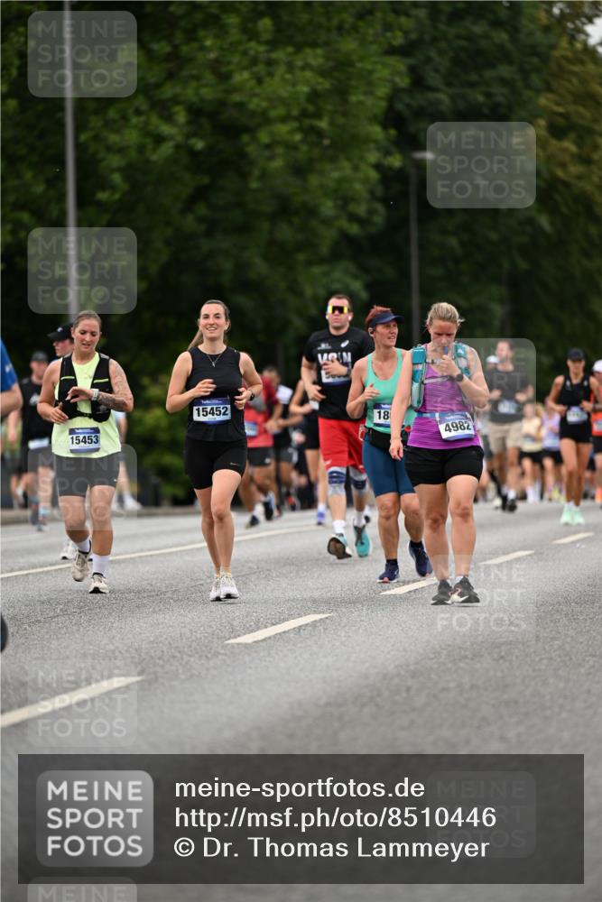 29.06.2025 - hella hamburg halbmarathon Dr. Thomas Lammeyer http://msf.ph/oto/8510446 29.06.2025 10:33:43 Kennedybrücke 1518, 1694, 1869, 2699, 3311, 3613, 4362, 4395, 4700, 4982, 5063, 5249, 5250, 5322, 6285, 7832, 8388, 8560, 10068, 10162, 11269, 11376 meine-sportfotos.de