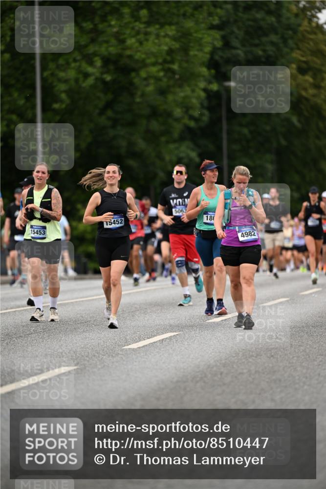 29.06.2025 - hella hamburg halbmarathon Dr. Thomas Lammeyer http://msf.ph/oto/8510447 29.06.2025 10:33:43 Kennedybrücke 1518, 1694, 1869, 2699, 3311, 3613, 4362, 4395, 4700, 4982, 5063, 5249, 5250, 5322, 6285, 7832, 8388, 8560, 10068, 10162, 11269, 11376 meine-sportfotos.de