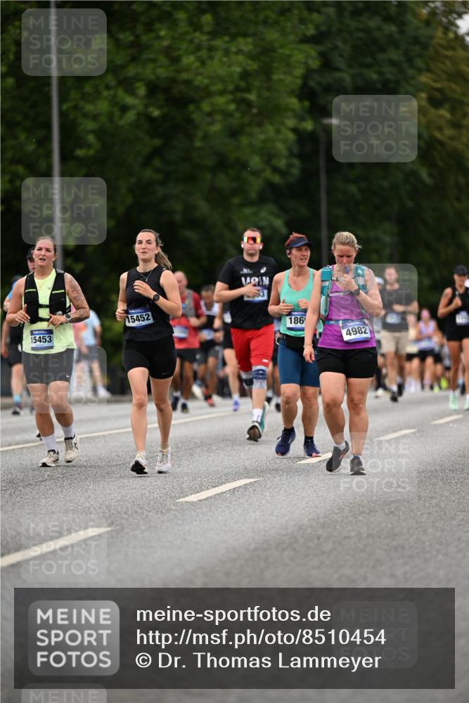 29.06.2025 - hella hamburg halbmarathon Dr. Thomas Lammeyer http://msf.ph/oto/8510454 29.06.2025 10:33:44 Kennedybrücke 1518, 1694, 1869, 2699, 3311, 3613, 4362, 4395, 4700, 4982, 5063, 5249, 5250, 5322, 8388, 8560, 10068, 10162, 11269, 11376 meine-sportfotos.de