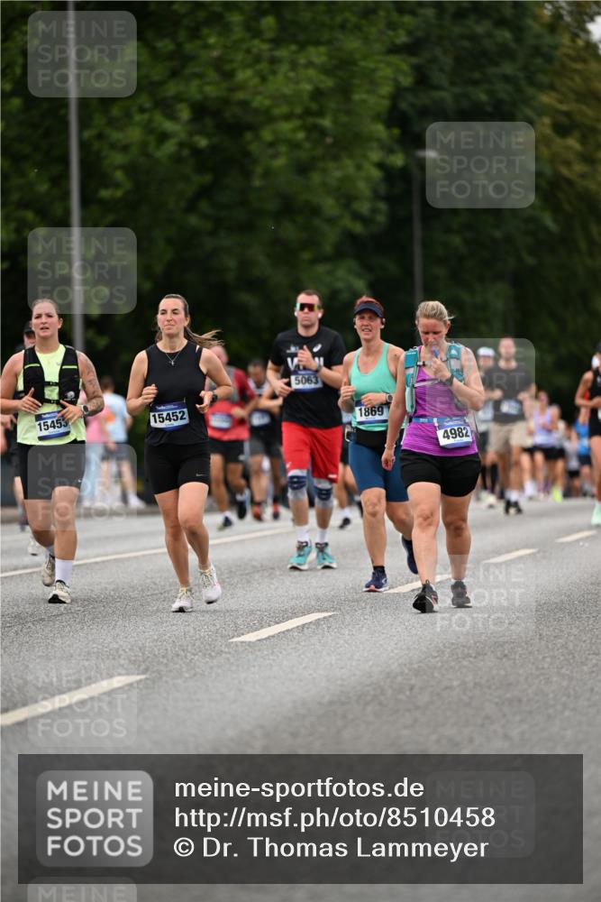 29.06.2025 - hella hamburg halbmarathon Dr. Thomas Lammeyer http://msf.ph/oto/8510458 29.06.2025 10:33:44 Kennedybrücke 1518, 1694, 1869, 2699, 3311, 3613, 4362, 4395, 4700, 4982, 5063, 5249, 5250, 5322, 8388, 8560, 10068, 10162, 11269, 11376 meine-sportfotos.de