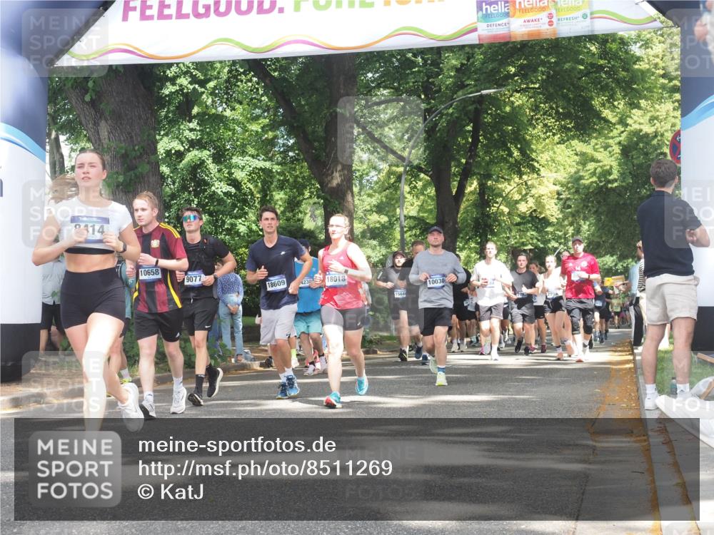 29.06.2025 - hella hamburg halbmarathon KatJ http://msf.ph/oto/8511269 29.06.2025 11:42:53 Zwischen KM18-KM19 8054, 8414 meine-sportfotos.de