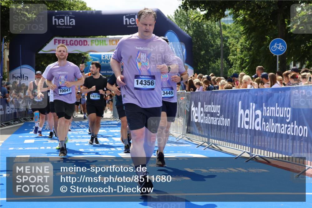 29.06.2025 - hella hamburg halbmarathon Strokosch-Dieckow http://msf.ph/oto/8511680 29.06.2025 11:42:26 Ziel 1108, 1780, 2067, 2272, 4609, 5538, 5975, 6184, 6229, 9004, 9393, 10047, 10205, 13445, 13823, 13899, 14202, 14356, 16214, 17250, 18101, 18110, 18113, 18233, 18506 meine-sportfotos.de