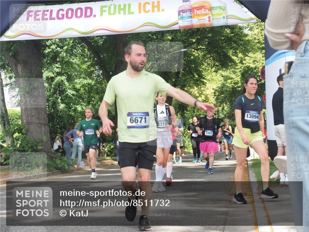 29.06.2025 - hella hamburg halbmarathon KatJ http://msf.ph/oto/8511732 29.06.2025 11:43:21 Zwischen KM18-KM19 6671, 6725, 7970, 8310 meine-sportfotos.de