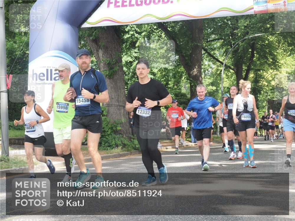 29.06.2025 - hella hamburg halbmarathon KatJ http://msf.ph/oto/8511924 29.06.2025 11:43:29 Zwischen KM18-KM19 5500, 6725, 7268 meine-sportfotos.de