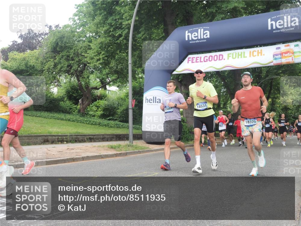 29.06.2025 - hella hamburg halbmarathon KatJ http://msf.ph/oto/8511935 29.06.2025 10:44:28 Zwischen KM18-KM19 1387, 2652, 2656, 3575, 4632, 5391, 6892, 7159 meine-sportfotos.de
