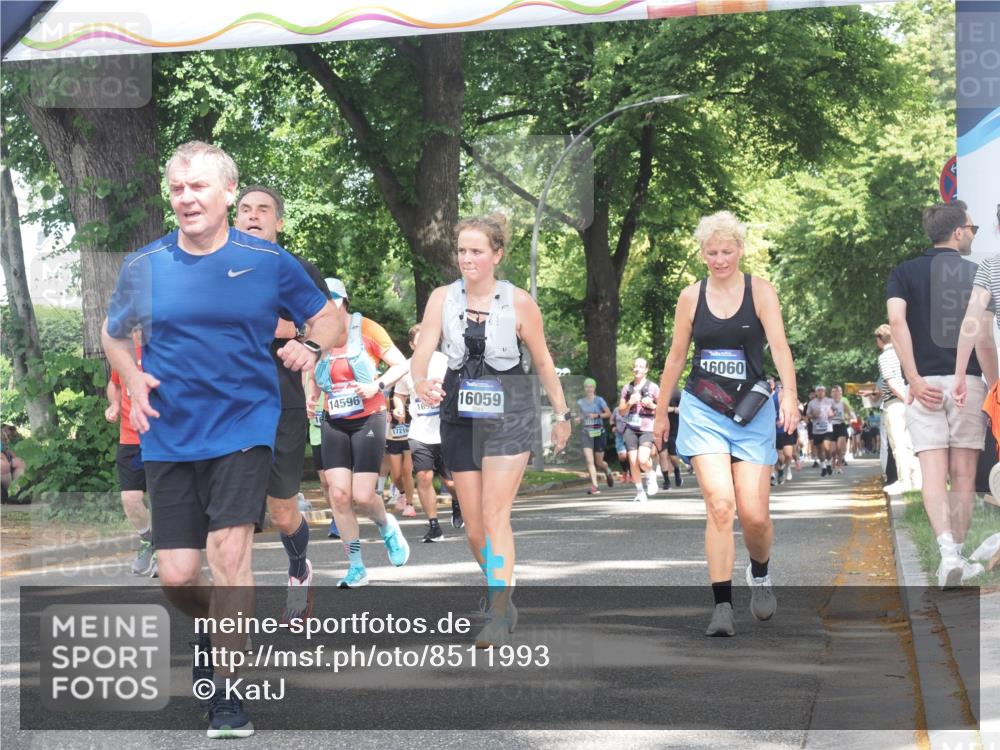 29.06.2025 - hella hamburg halbmarathon KatJ http://msf.ph/oto/8511993 29.06.2025 11:43:31 Zwischen KM18-KM19 2211, 5500 meine-sportfotos.de