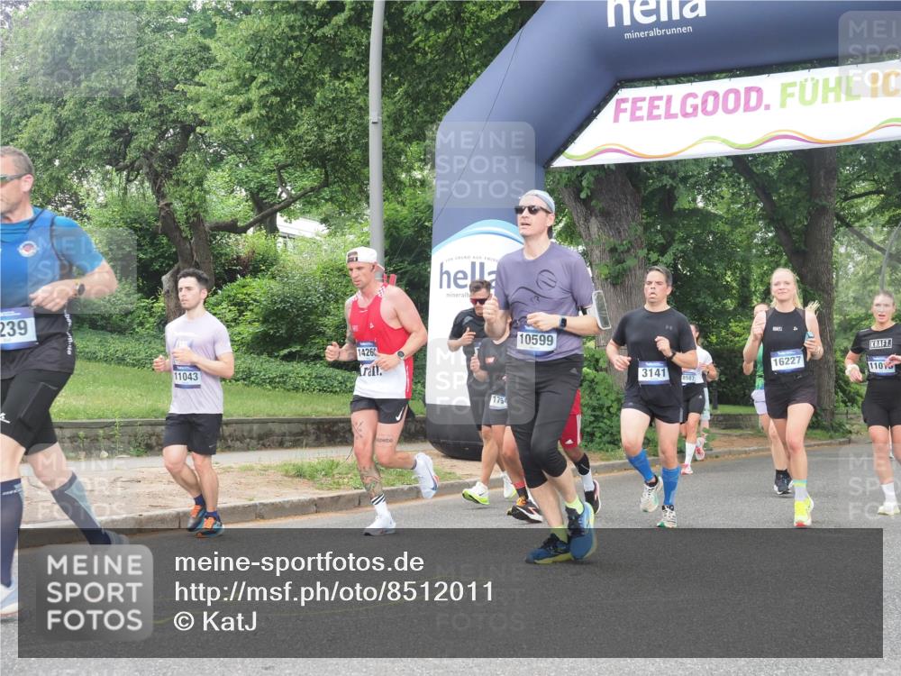 29.06.2025 - hella hamburg halbmarathon KatJ http://msf.ph/oto/8512011 29.06.2025 10:44:31 Zwischen KM18-KM19 1239, 1387, 2652, 2656, 3141, 4579, 6592 meine-sportfotos.de