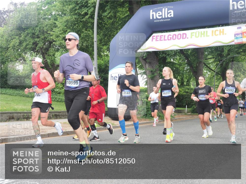 29.06.2025 - hella hamburg halbmarathon KatJ http://msf.ph/oto/8512050 29.06.2025 10:44:32 Zwischen KM18-KM19 1239, 1387, 2656, 3141, 4579, 6592 meine-sportfotos.de