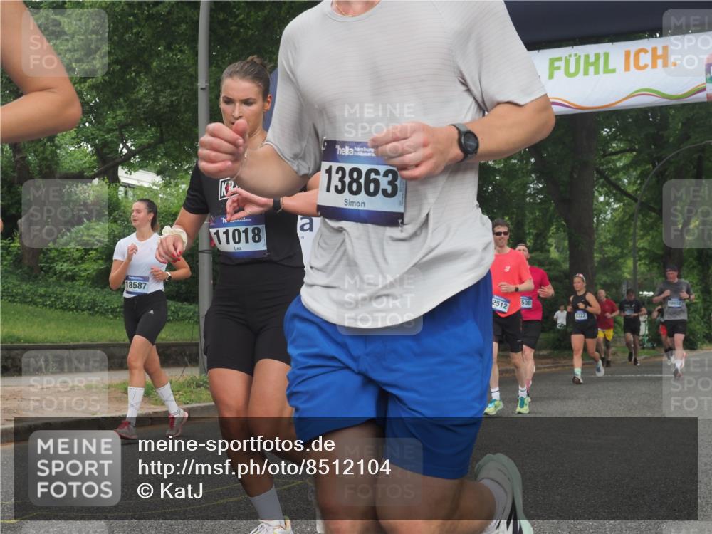 29.06.2025 - hella hamburg halbmarathon KatJ http://msf.ph/oto/8512104 29.06.2025 10:44:34 Zwischen KM18-KM19 1239, 1387, 3141, 4579, 6592 meine-sportfotos.de