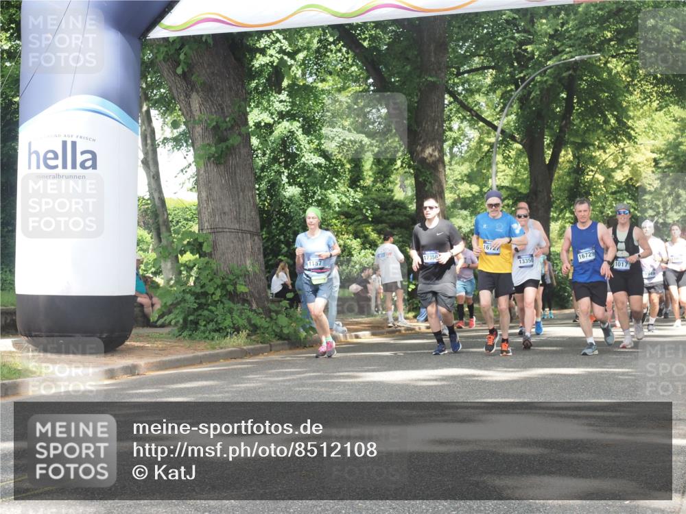 29.06.2025 - hella hamburg halbmarathon KatJ http://msf.ph/oto/8512108 29.06.2025 11:43:38 Zwischen KM18-KM19 1157, 1608, 2211, 5964 meine-sportfotos.de