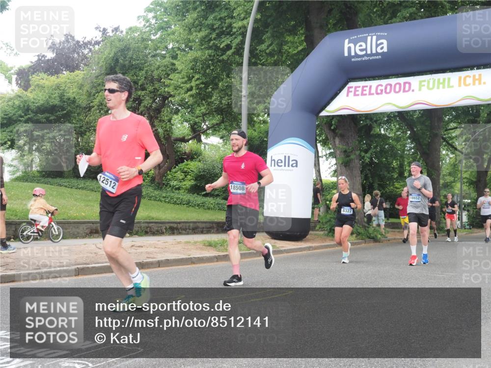 29.06.2025 - hella hamburg halbmarathon KatJ http://msf.ph/oto/8512141 29.06.2025 10:44:36 Zwischen KM18-KM19 1239, 3141, 4579, 6592, 8322 meine-sportfotos.de