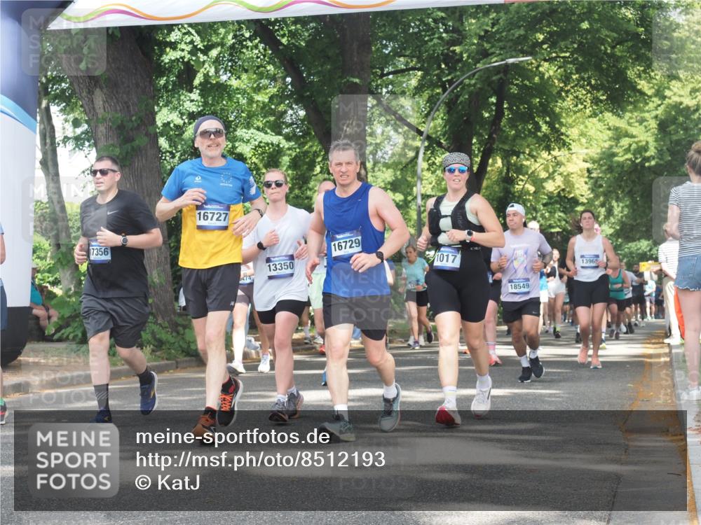 29.06.2025 - hella hamburg halbmarathon KatJ http://msf.ph/oto/8512193 29.06.2025 11:43:41 Zwischen KM18-KM19 1017, 1157, 1608, 5697, 5964 meine-sportfotos.de