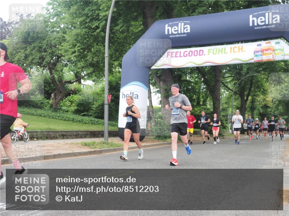 29.06.2025 - hella hamburg halbmarathon KatJ http://msf.ph/oto/8512203 29.06.2025 10:44:37 Zwischen KM18-KM19 1239, 3141, 4579, 6592, 8322 meine-sportfotos.de