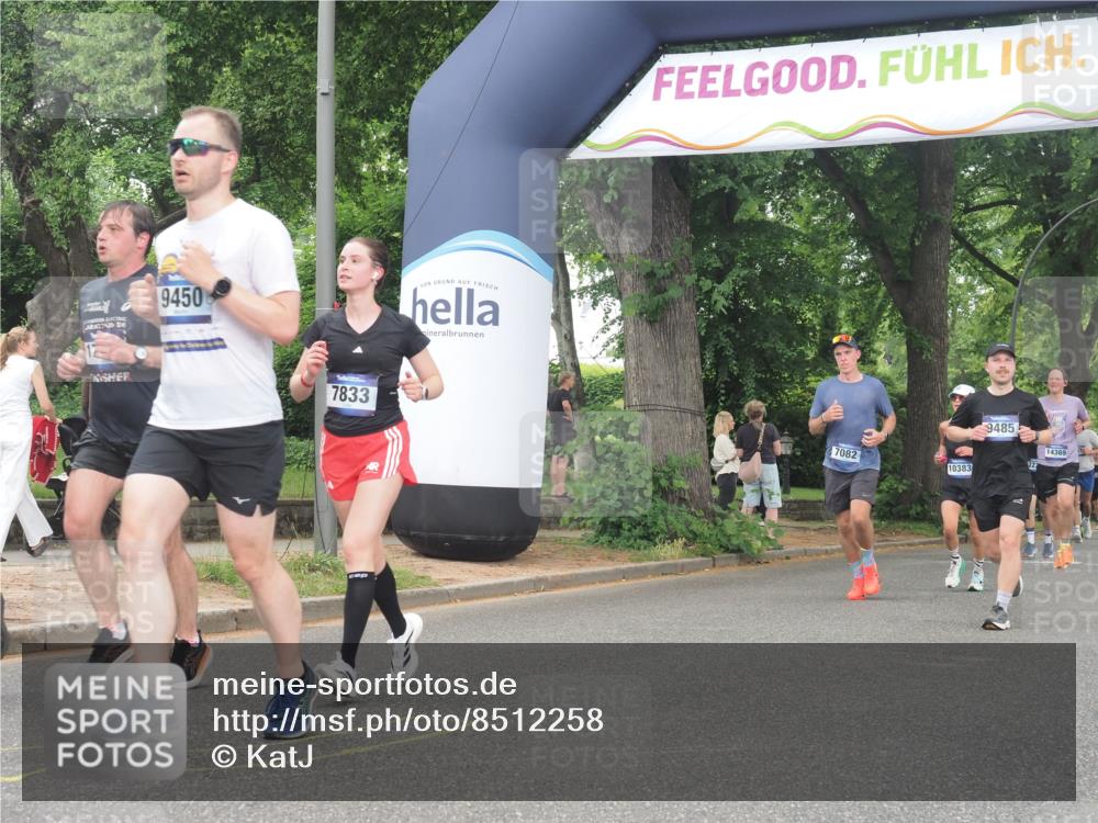 29.06.2025 - hella hamburg halbmarathon KatJ http://msf.ph/oto/8512258 29.06.2025 10:44:41 Zwischen KM18-KM19 2711, 7082, 7833, 8322 meine-sportfotos.de