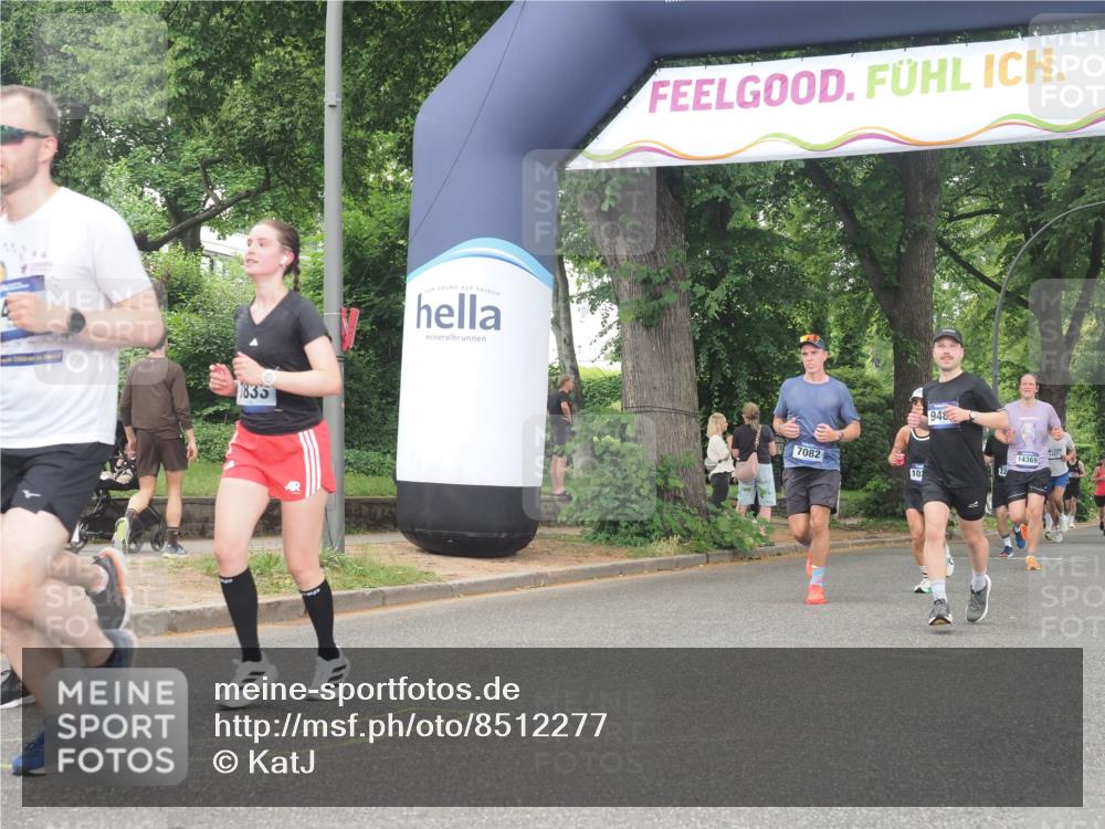 29.06.2025 - hella hamburg halbmarathon KatJ http://msf.ph/oto/8512277 29.06.2025 10:44:42 Zwischen KM18-KM19 2711, 7082, 7833, 8322 meine-sportfotos.de
