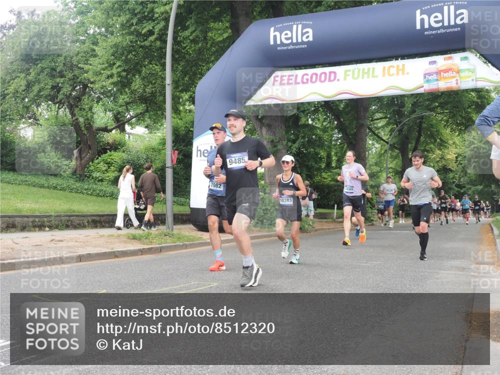 29.06.2025 - hella hamburg halbmarathon KatJ http://msf.ph/oto/8512320 29.06.2025 10:44:43 Zwischen KM18-KM19 2236, 2711, 7082, 7833, 8322 meine-sportfotos.de