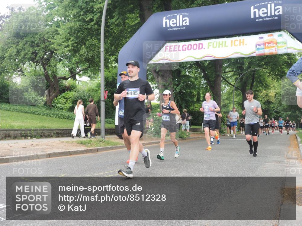 29.06.2025 - hella hamburg halbmarathon KatJ http://msf.ph/oto/8512328 29.06.2025 10:44:43 Zwischen KM18-KM19 2236, 2711, 7082, 7833, 8322 meine-sportfotos.de
