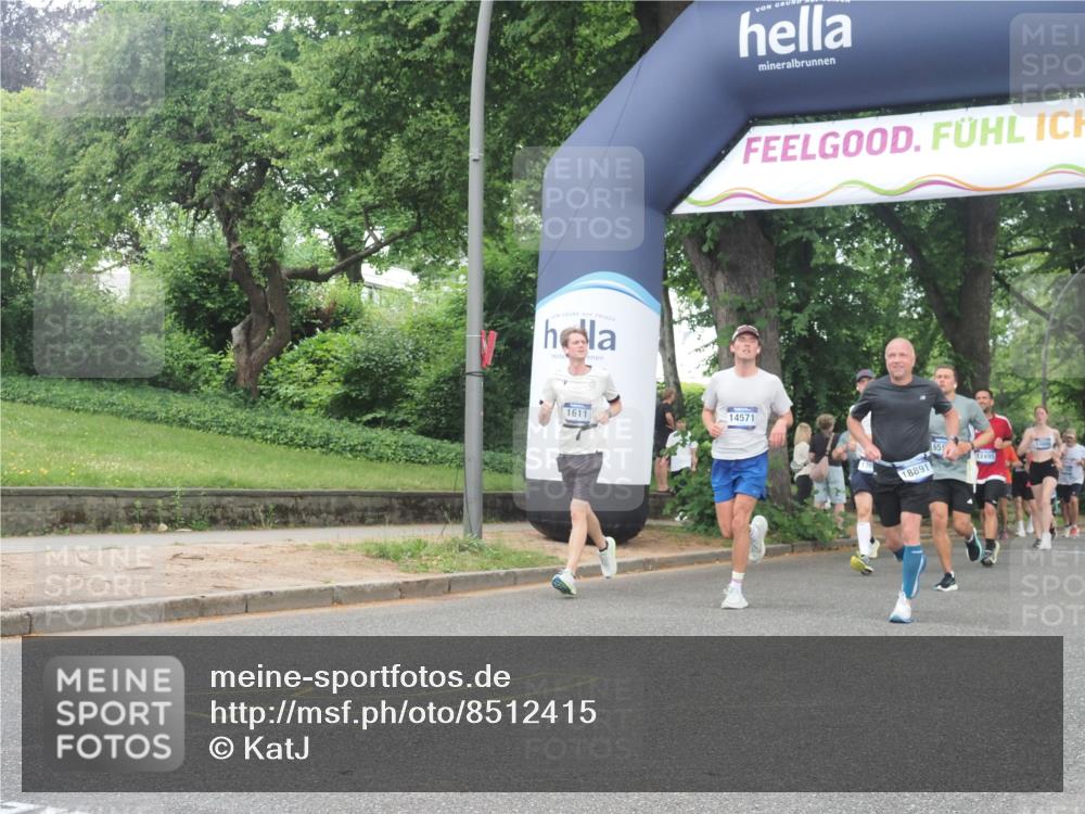 29.06.2025 - hella hamburg halbmarathon KatJ http://msf.ph/oto/8512415 29.06.2025 10:44:47 Zwischen KM18-KM19 1611, 2236, 6595, 7082 meine-sportfotos.de