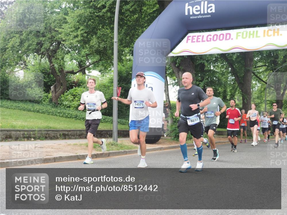 29.06.2025 - hella hamburg halbmarathon KatJ http://msf.ph/oto/8512442 29.06.2025 10:44:48 Zwischen KM18-KM19 1611, 2236, 6595, 7082 meine-sportfotos.de