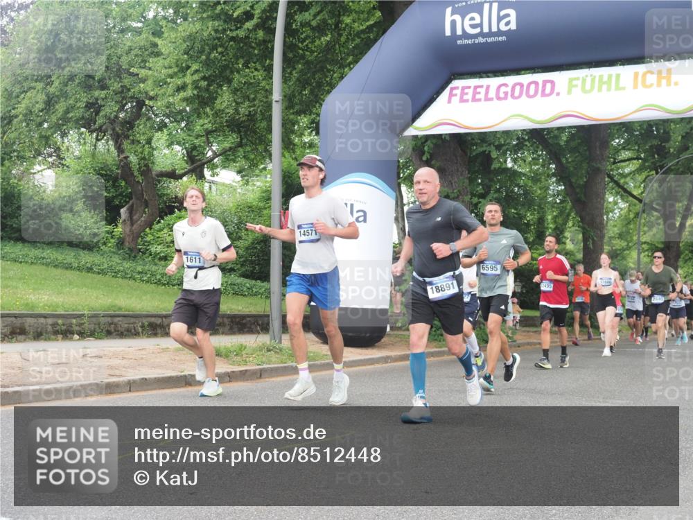 29.06.2025 - hella hamburg halbmarathon KatJ http://msf.ph/oto/8512448 29.06.2025 10:44:48 Zwischen KM18-KM19 1611, 2236, 6595, 7082 meine-sportfotos.de