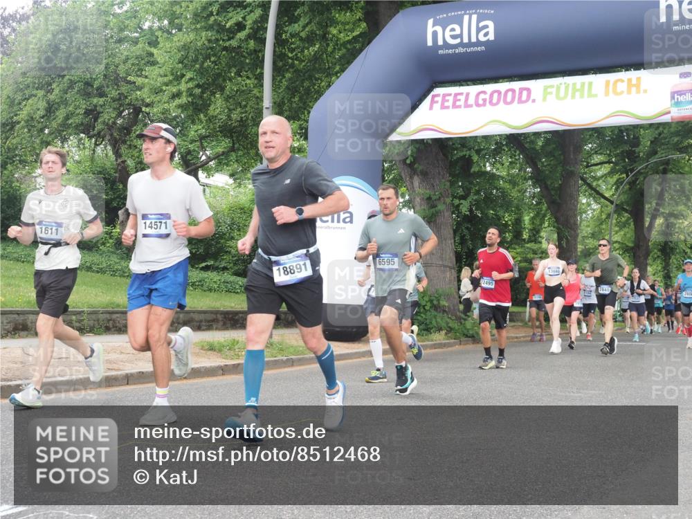 29.06.2025 - hella hamburg halbmarathon KatJ http://msf.ph/oto/8512468 29.06.2025 10:44:49 Zwischen KM18-KM19 1611, 2236, 2840, 6595, 7082 meine-sportfotos.de