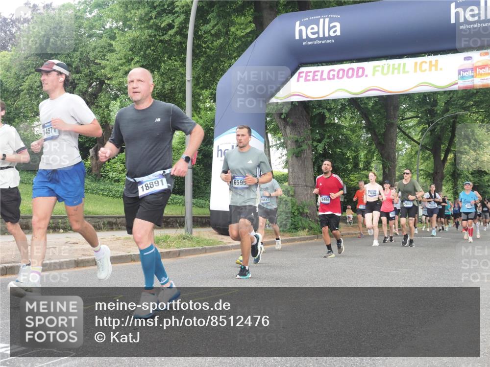 29.06.2025 - hella hamburg halbmarathon KatJ http://msf.ph/oto/8512476 29.06.2025 10:44:49 Zwischen KM18-KM19 1611, 2236, 2840, 6595, 7082 meine-sportfotos.de