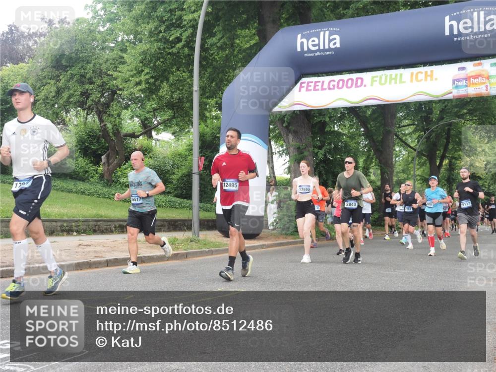 29.06.2025 - hella hamburg halbmarathon KatJ http://msf.ph/oto/8512486 29.06.2025 10:44:51 Zwischen KM18-KM19 1611, 2236, 2282, 2806, 2840, 6595, 7856 meine-sportfotos.de