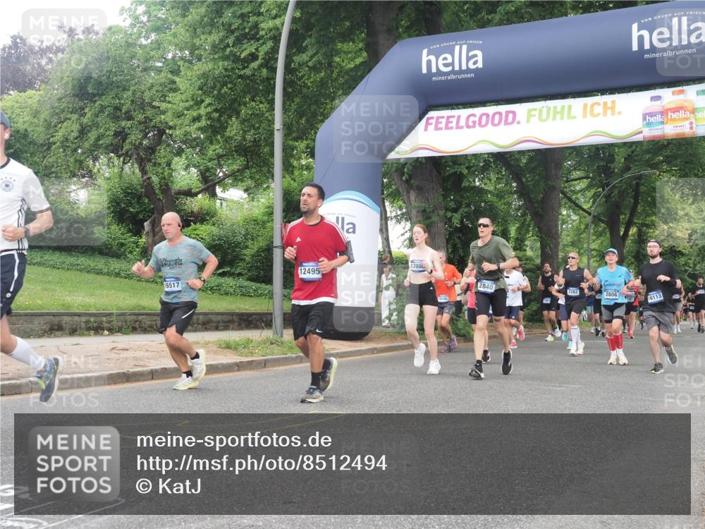29.06.2025 - hella hamburg halbmarathon KatJ http://msf.ph/oto/8512494 29.06.2025 10:44:51 Zwischen KM18-KM19 1611, 2236, 2282, 2806, 2840, 6595, 7856 meine-sportfotos.de