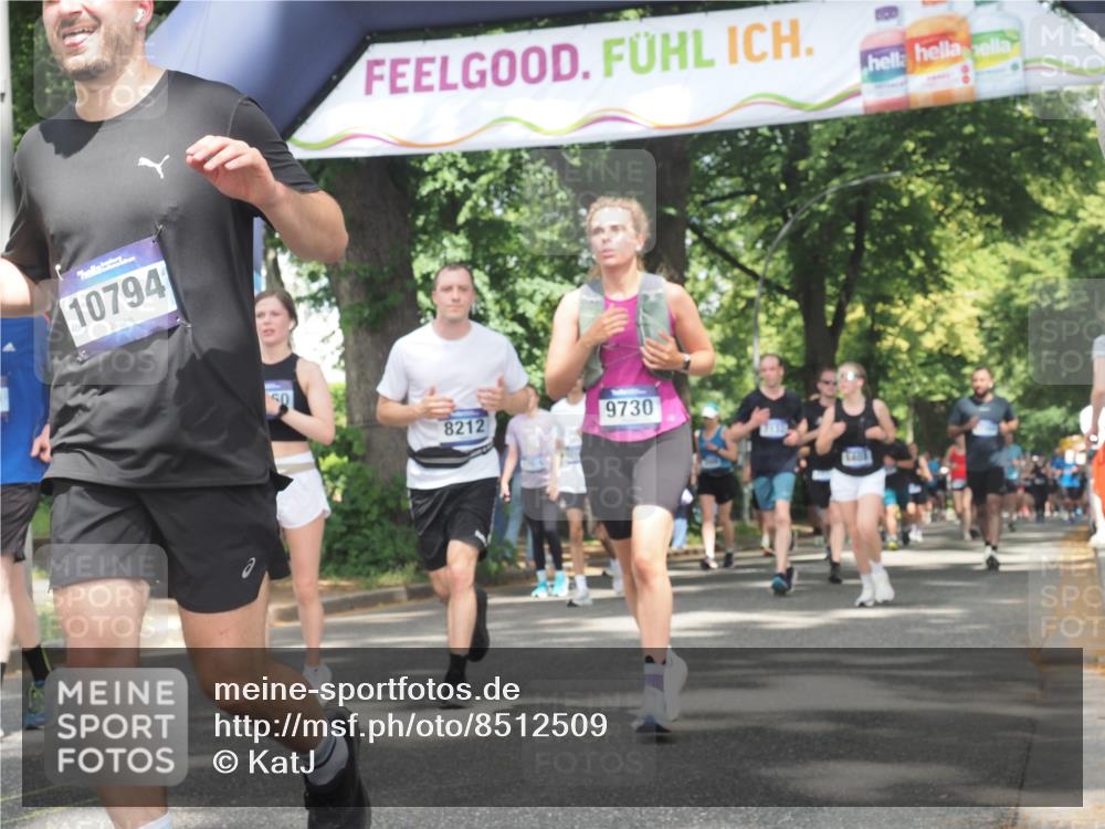 29.06.2025 - hella hamburg halbmarathon KatJ http://msf.ph/oto/8512509 29.06.2025 11:43:51 Zwischen KM18-KM19 1208, 1286, 1617, 3364, 3734, 4878, 5309, 5394, 5585, 7827, 8212, 8403 meine-sportfotos.de
