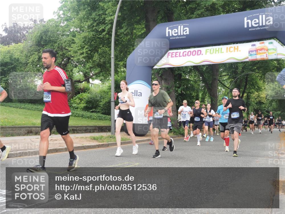 29.06.2025 - hella hamburg halbmarathon KatJ http://msf.ph/oto/8512536 29.06.2025 10:44:52 Zwischen KM18-KM19 1611, 2282, 2806, 2840, 6595, 7856 meine-sportfotos.de