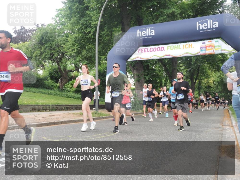 29.06.2025 - hella hamburg halbmarathon KatJ http://msf.ph/oto/8512558 29.06.2025 10:44:52 Zwischen KM18-KM19 1611, 2282, 2806, 2840, 6595, 7856 meine-sportfotos.de