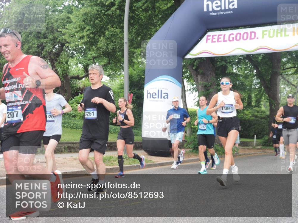 29.06.2025 - hella hamburg halbmarathon KatJ http://msf.ph/oto/8512693 29.06.2025 10:44:57 Zwischen KM18-KM19 2282, 2806, 2840, 2907, 3251, 4088, 5341, 6104, 7856 meine-sportfotos.de
