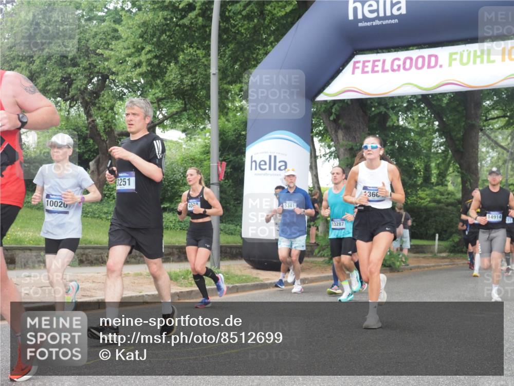 29.06.2025 - hella hamburg halbmarathon KatJ http://msf.ph/oto/8512699 29.06.2025 10:44:57 Zwischen KM18-KM19 2282, 2806, 2840, 2907, 3251, 4088, 5341, 6104, 7856 meine-sportfotos.de