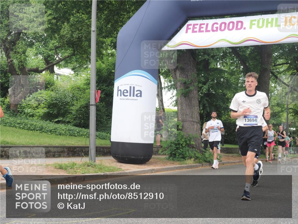 29.06.2025 - hella hamburg halbmarathon KatJ http://msf.ph/oto/8512910 29.06.2025 10:45:08 Zwischen KM18-KM19 2606 meine-sportfotos.de