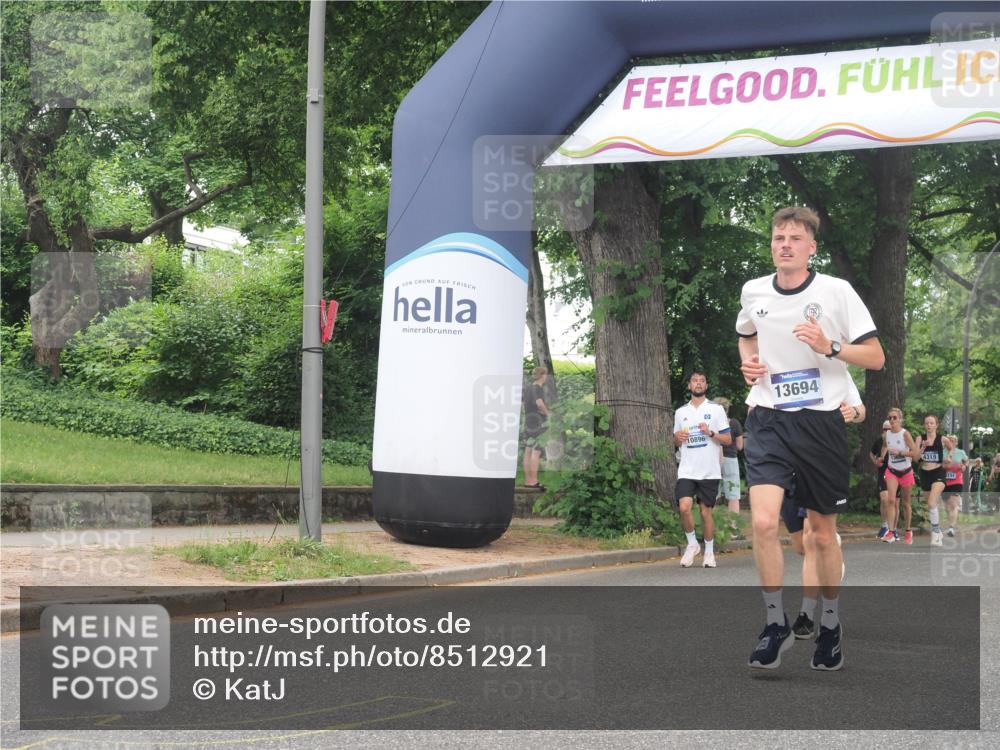 29.06.2025 - hella hamburg halbmarathon KatJ http://msf.ph/oto/8512921 29.06.2025 10:45:08 Zwischen KM18-KM19 2606 meine-sportfotos.de