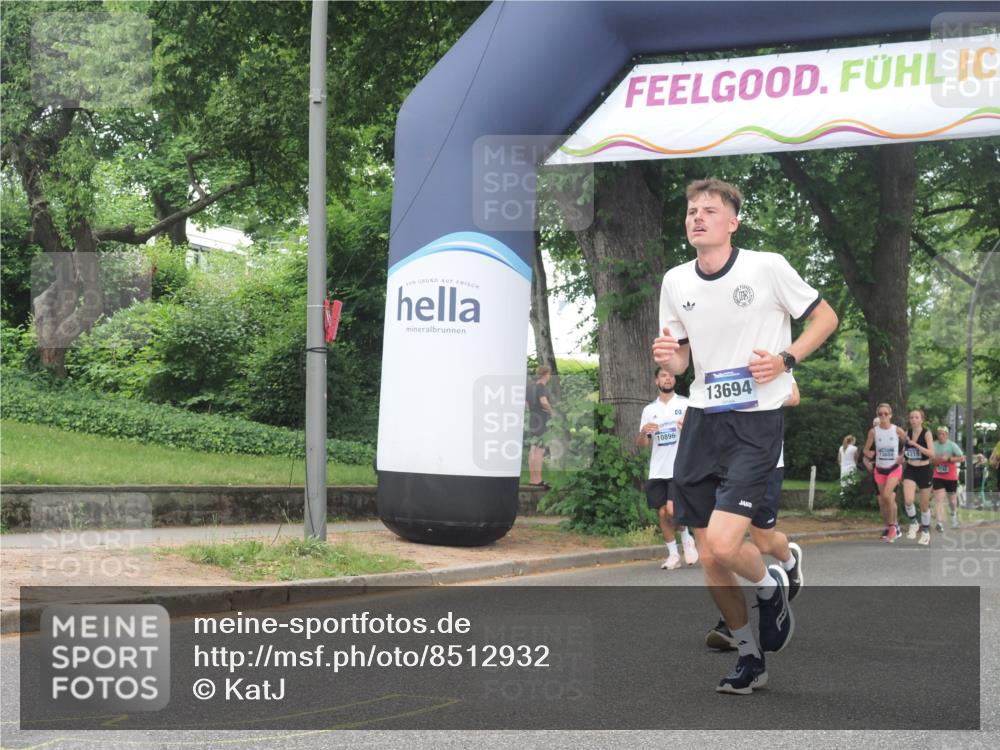 29.06.2025 - hella hamburg halbmarathon KatJ http://msf.ph/oto/8512932 29.06.2025 10:45:08 Zwischen KM18-KM19 2606 meine-sportfotos.de