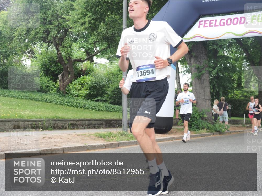 29.06.2025 - hella hamburg halbmarathon KatJ http://msf.ph/oto/8512955 29.06.2025 10:45:09 Zwischen KM18-KM19 2606 meine-sportfotos.de