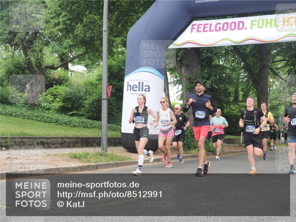 29.06.2025 - hella hamburg halbmarathon KatJ http://msf.ph/oto/8512991 29.06.2025 10:45:12 Zwischen KM18-KM19 4319, 4379, 6531 meine-sportfotos.de